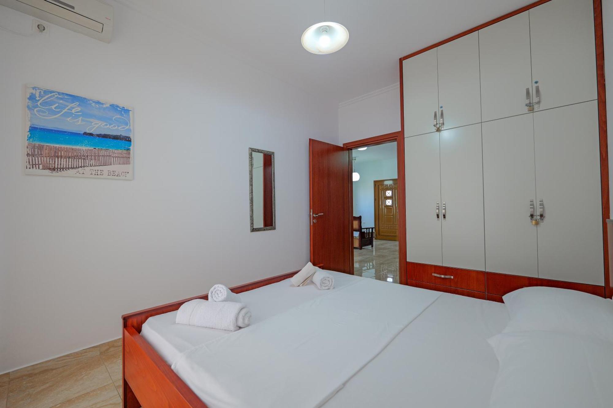 Guesthouse Moonlight Downtown Ksamil Eksteriør bilde