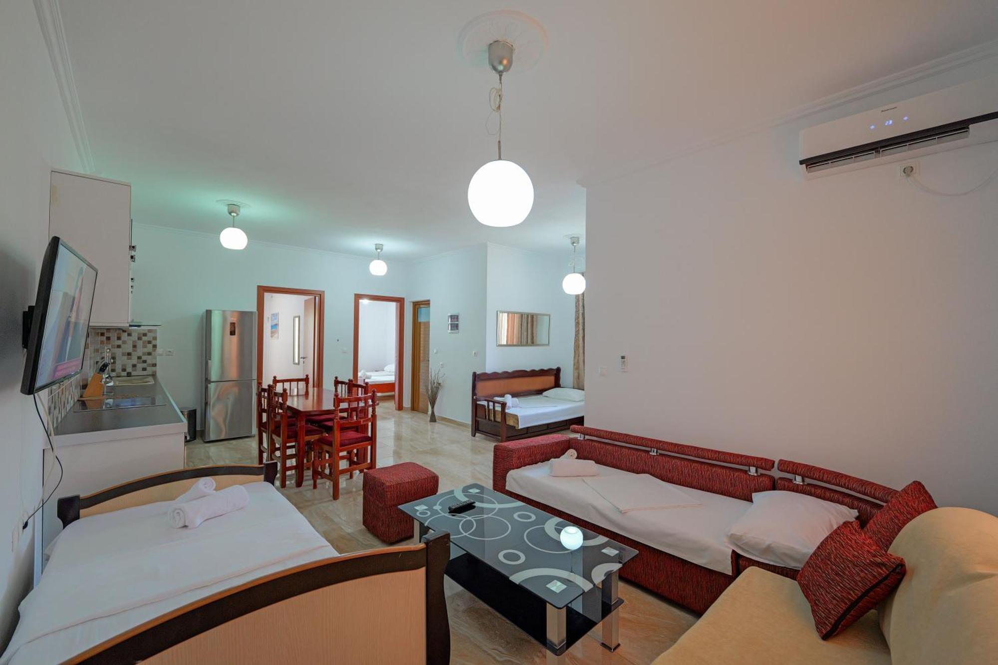 Guesthouse Moonlight Downtown Ksamil Eksteriør bilde