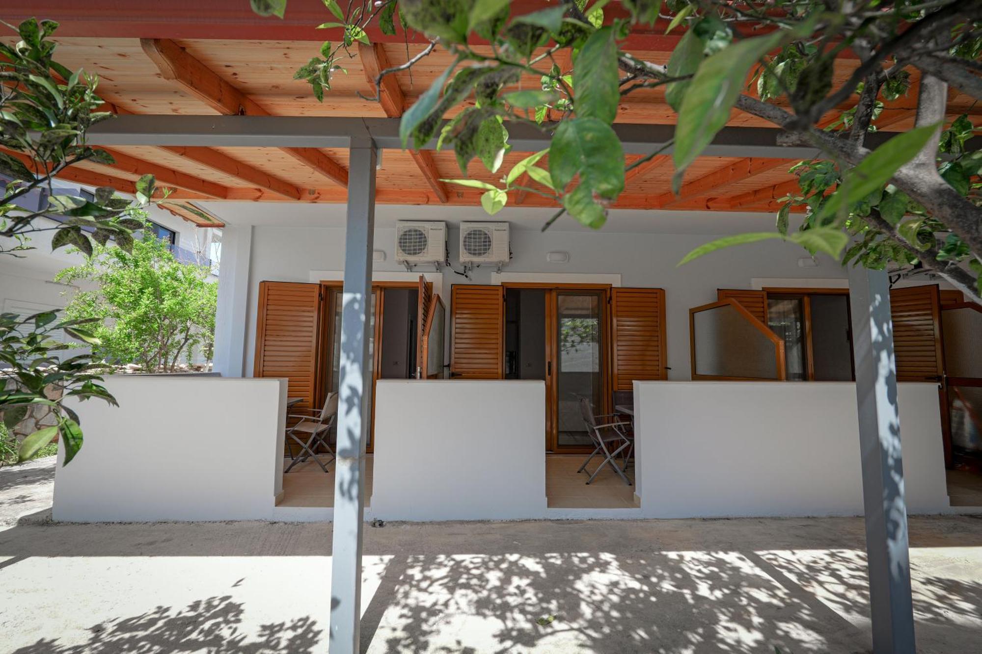 Guesthouse Moonlight Downtown Ksamil Eksteriør bilde