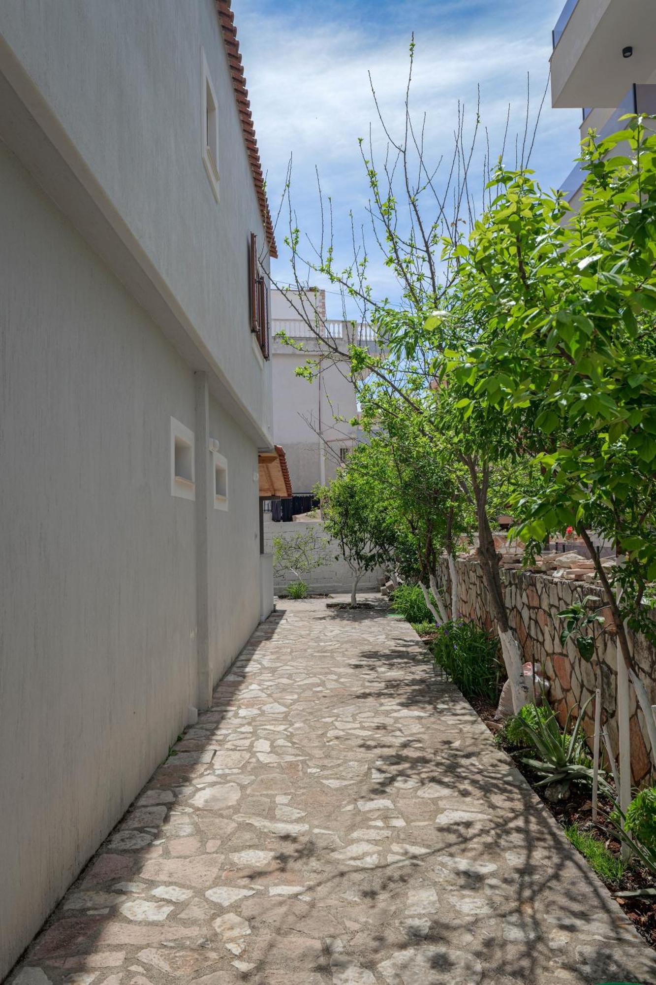 Guesthouse Moonlight Downtown Ksamil Eksteriør bilde