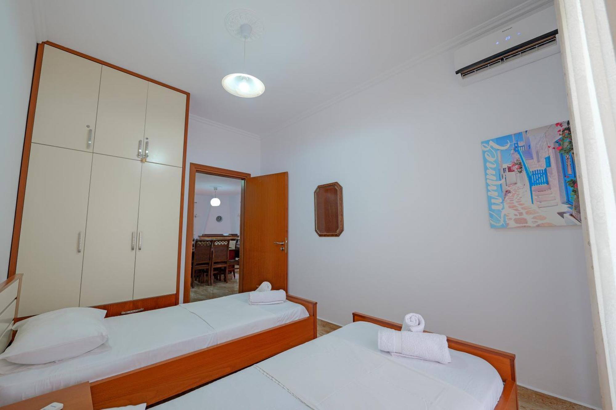 Guesthouse Moonlight Downtown Ksamil Eksteriør bilde