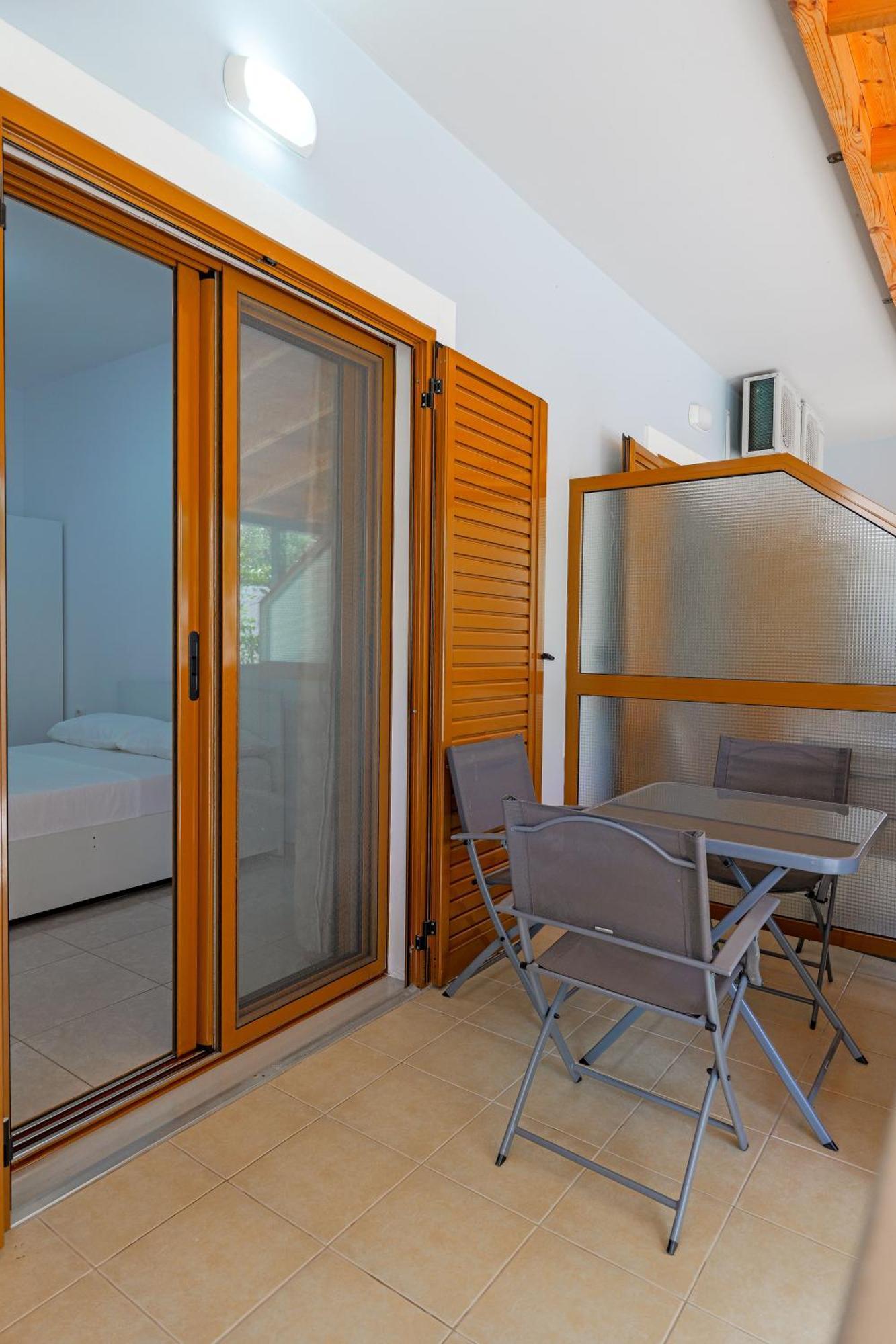 Guesthouse Moonlight Downtown Ksamil Eksteriør bilde